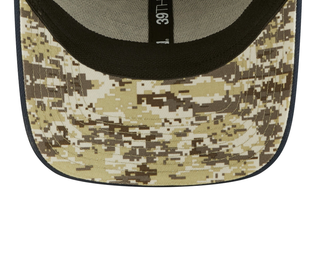 Men's New England Patriots New Era Black 2022 Salute to Service 39THIRTY Flex Hat