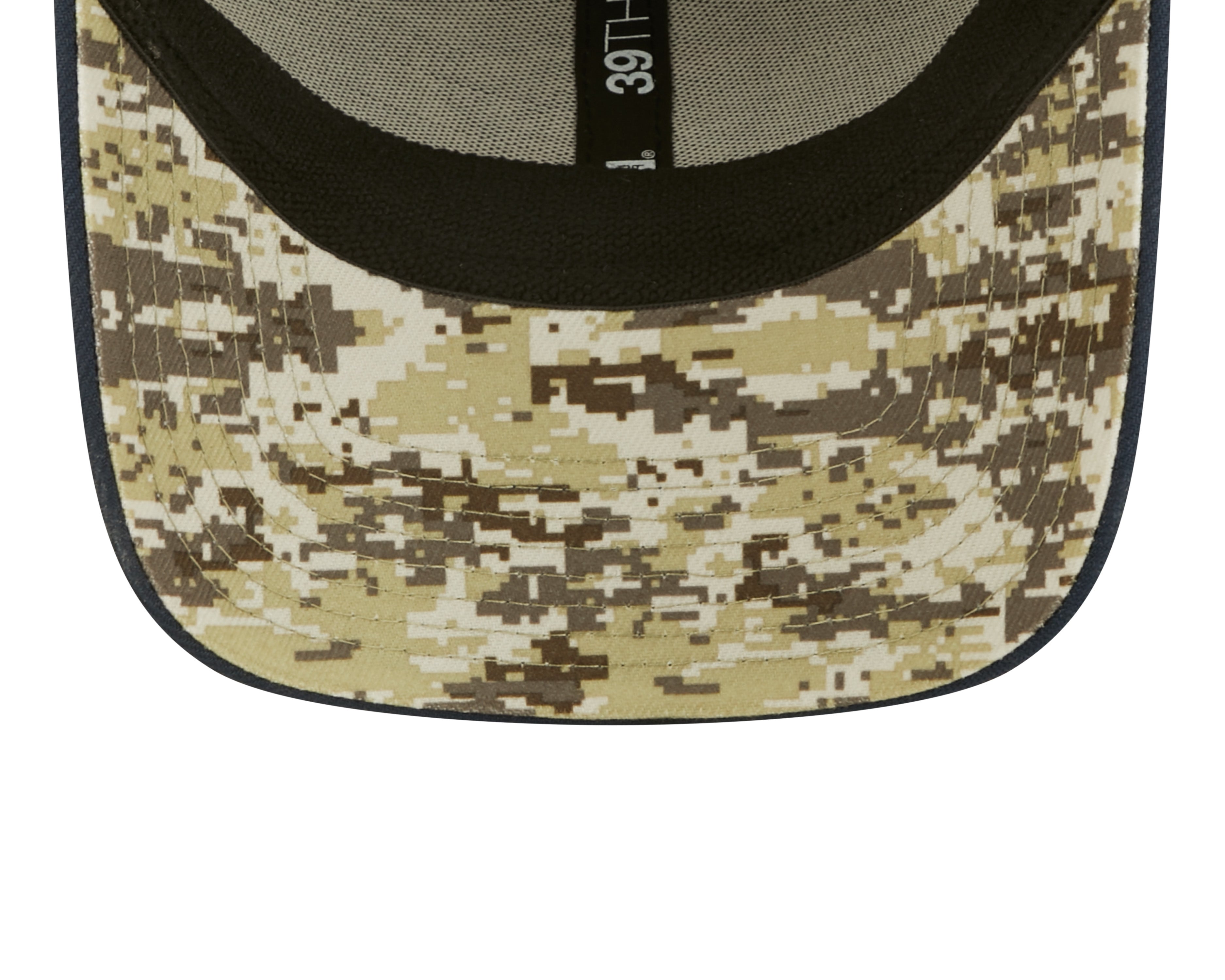 Men's New England Patriots New Era Black 2022 Salute to Service 39THIRTY Flex Hat