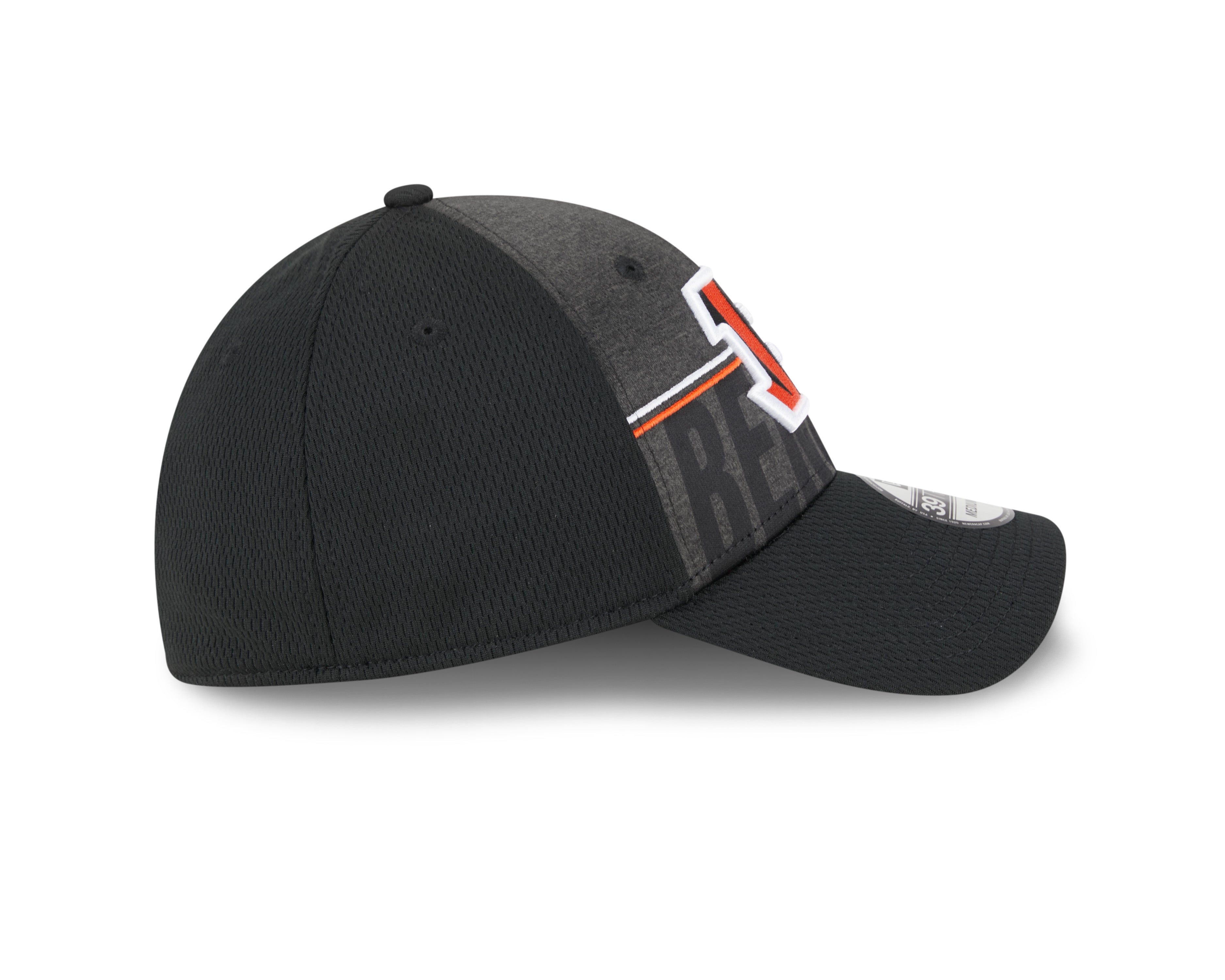 Men's Cincinnati Bengals New Era NFL 2023 Training Camp Black Primary Logo 39THIRTY Flex Fit Hat