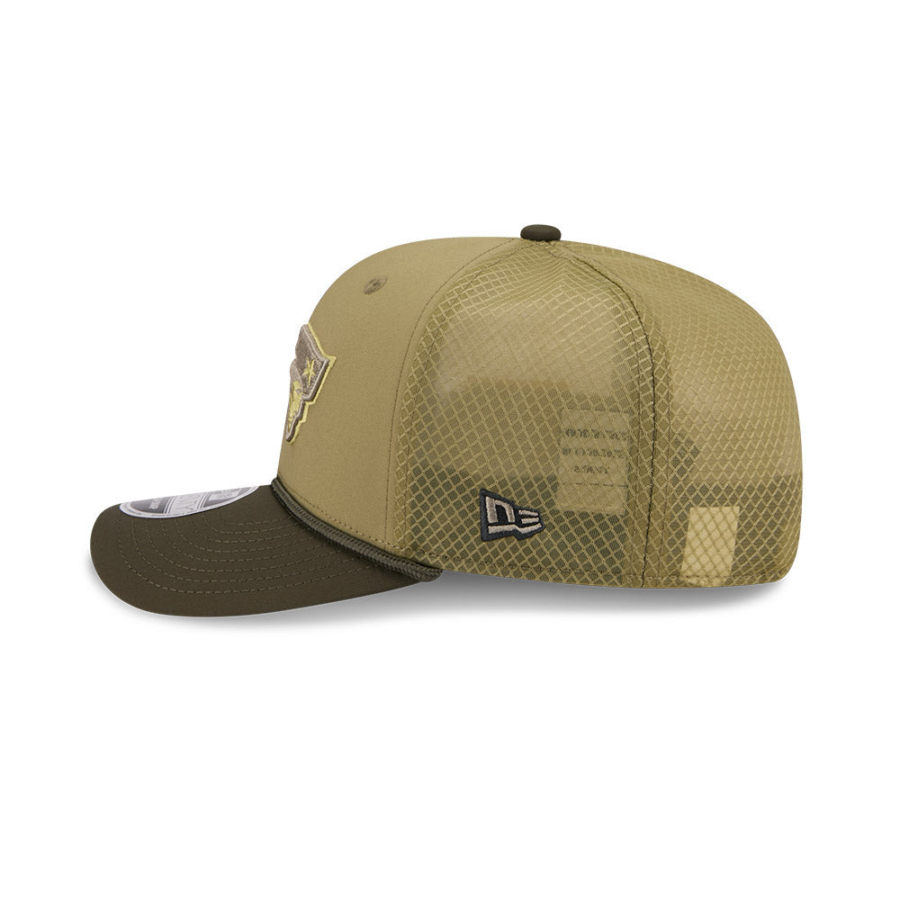 Men's New England Patriots New Era Green 2025 Salute To Service Sideline 9SEVENTY Trucker Adjustable Hat