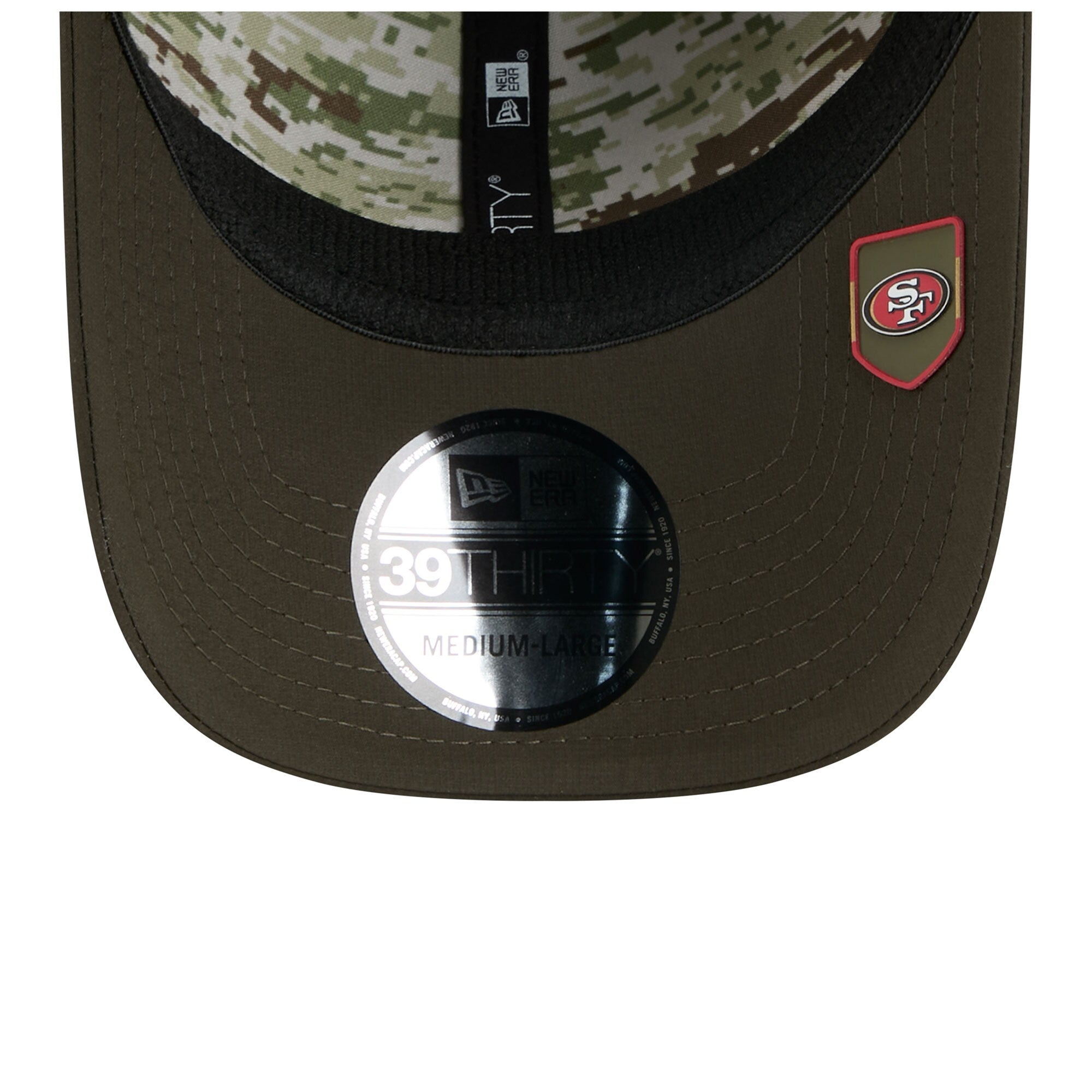 Men's San Francisco 49ers New Era Green 2025 Salute to Service 39THIRTY Flex Hat